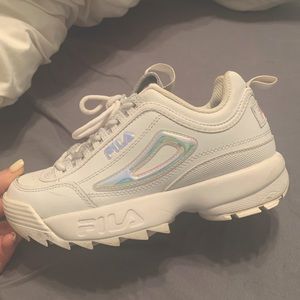 Fila chunky white tennis shoes lightly used. Size 6.5.
